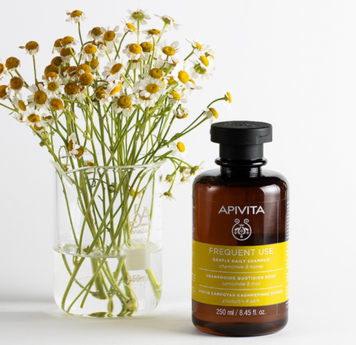 Шампунь для щоденного застосування з ромашкою і медом  Apivita Gentle Daily Shampoo With Chamomile & Honey 8679586739 фото