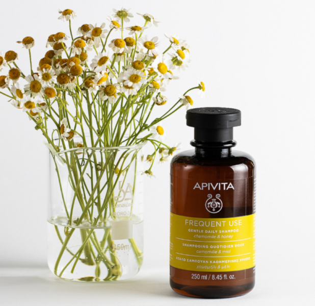 Шампунь для щоденного застосування з ромашкою і медом Apivita Gentle Daily Shampoo With Chamomile & Honey 8679586739 фото Шампунь для щоденного застосування з ромашкою і медом Apivita Gentle Daily Shampoo With Chamomile & Honey 8679586739 фото